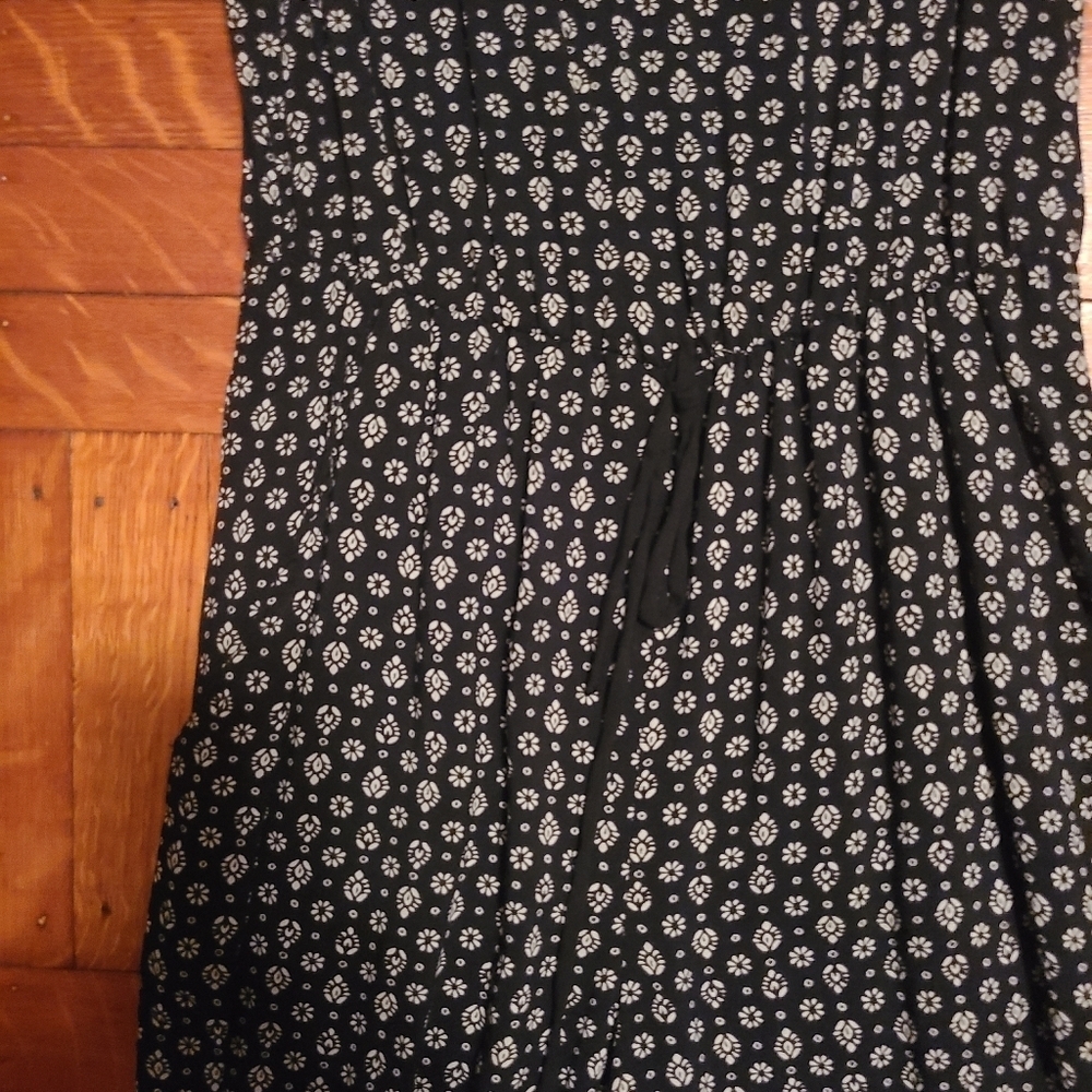 One piece jumpsuit. Nwt - Picture 3 of 4